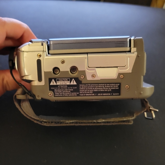 Panasonic Handheld DVD Video Camera - Picture 6 of 8